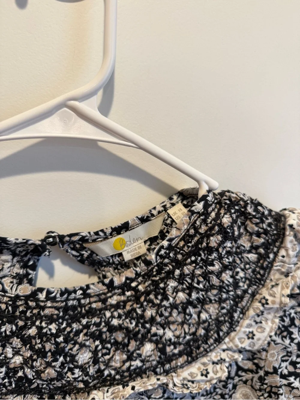 Boden Floral Smocked Yoke Blouse Black Cream Short Sleeve Size 10